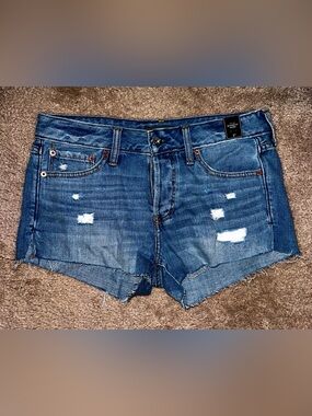 Abercrombie and Fitch Women's Distressed Denim Shorts NWT